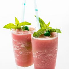 Guava-and-Peach-Smoothie
